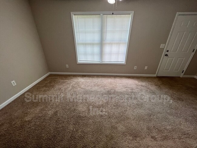 Building Photo - 158 Elder Dr SE