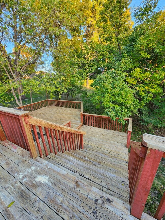 3 level deck - 7325 N Brooklyn Ave