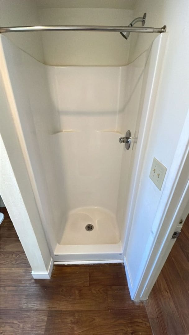 Building Photo - PRELEASING NOW: Large 6 bed/2 bath home!