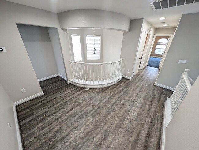 Building Photo - 7550 Morisset Ave