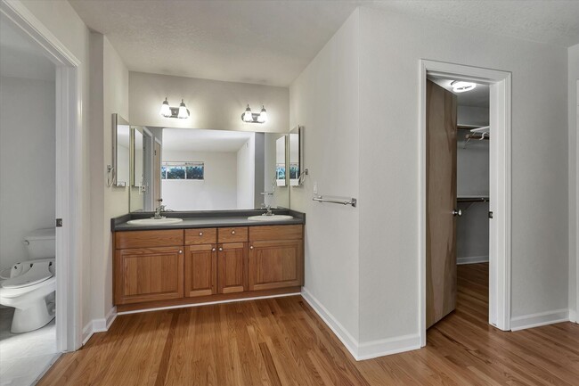 Building Photo - Tons of Space l Great Schools l Prime Sili...