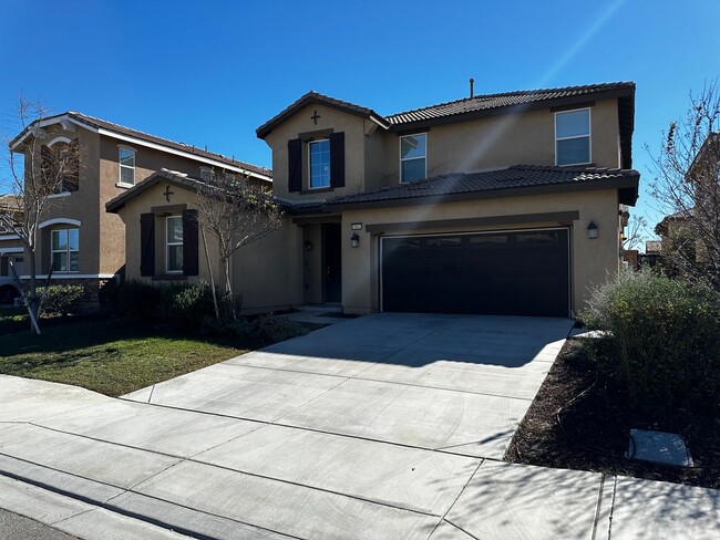 Primary Photo - Beautiful 4 bedrooms, 3 bath home in Fontana