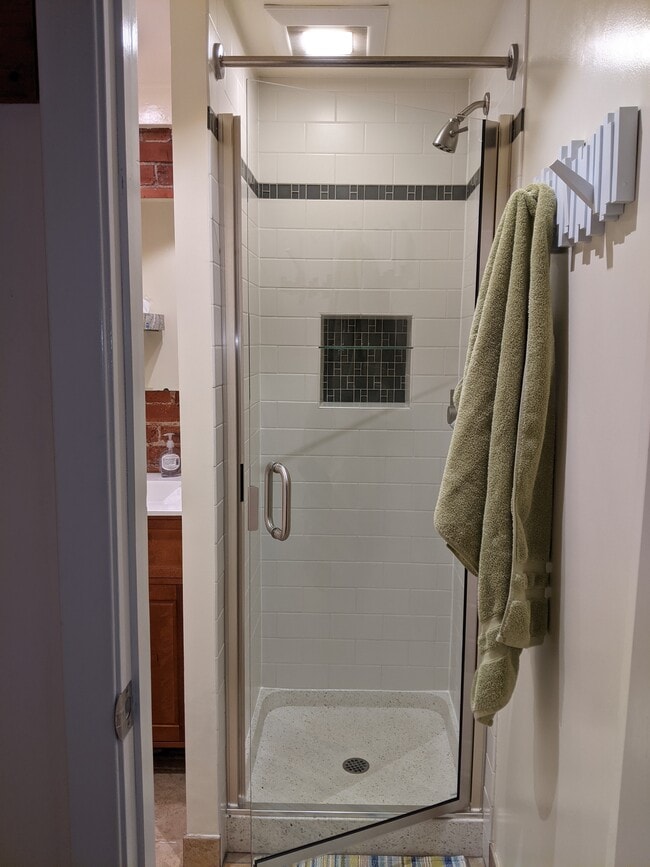 Excellent water pressure - 1738 Martin Luther King Jr Way