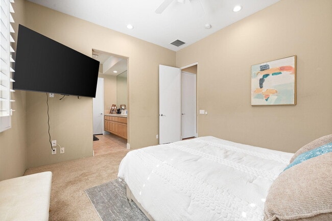 Building Photo - 49430 Montana Way