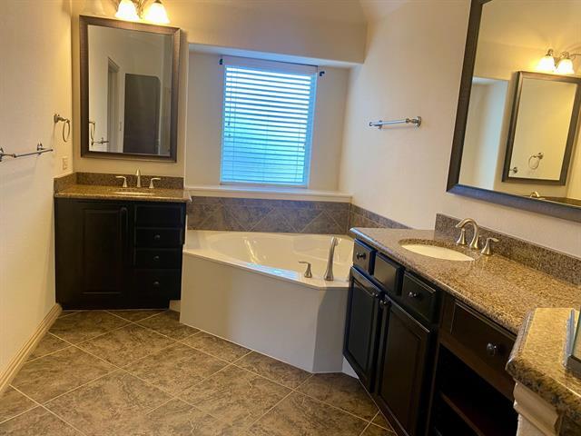 Building Photo - 2465 Embleton Dr