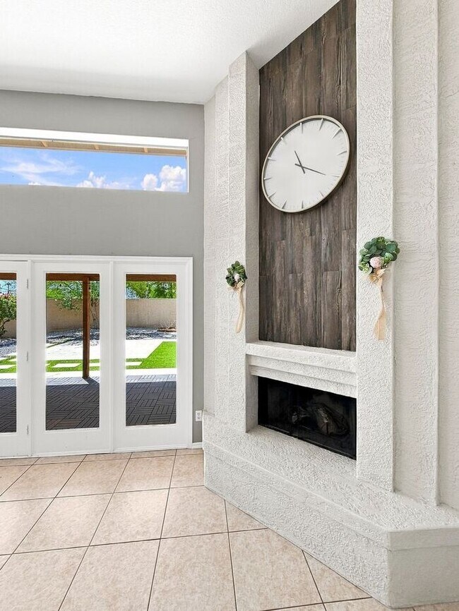 Building Photo - 4 Bedroom Home in the Heart of Ahwatukee for Rent