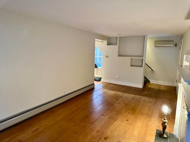 Building Photo - 43 Pleasant St