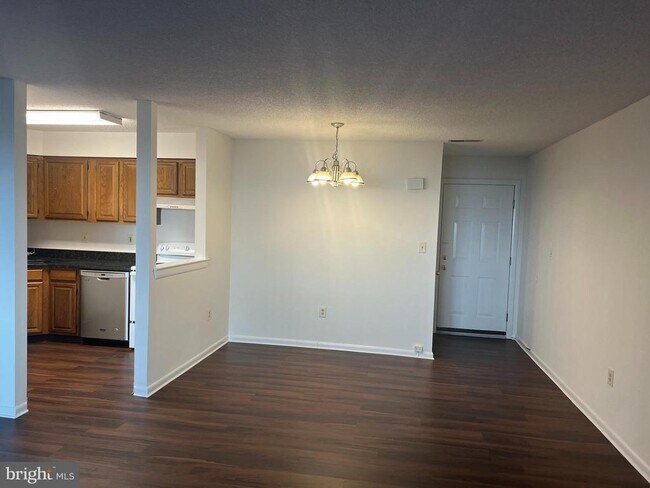 Building Photo - 1019 Ravens Crest Dr