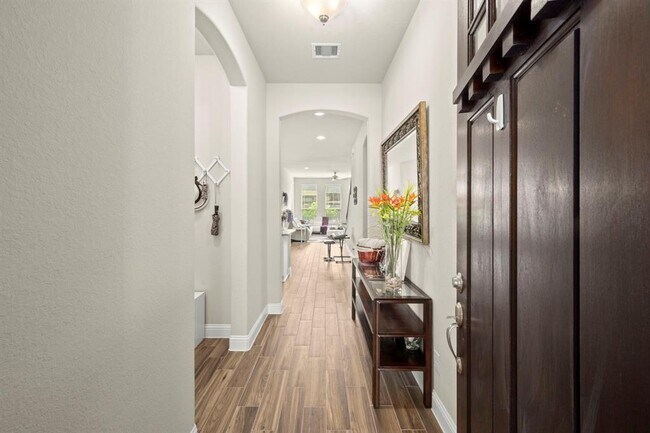 Building Photo - 10054 Black Maple Dr
