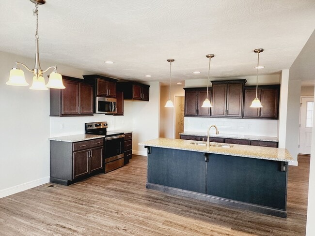 Building Photo - Pre-Leasing for May - Wild Horse Luxury,  Newer,  4 Bed Room, 3 Car Garage