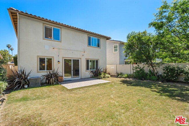 Building Photo - 17053 Cantlay St