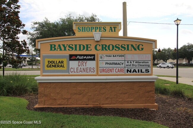 Building Photo - 947 Remington Green Dr SE