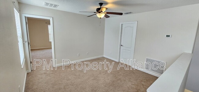 Building Photo - 15217 Evergreen Oak Loop