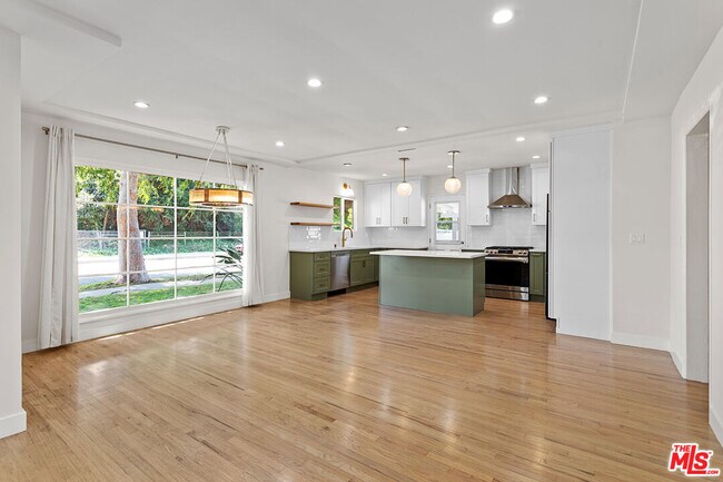 Building Photo - 11951 Bray St