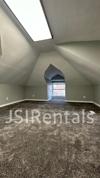 Upstairs - 1704 S Montgomery Ave