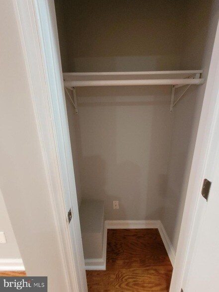 Building Photo - 1929 Gough St