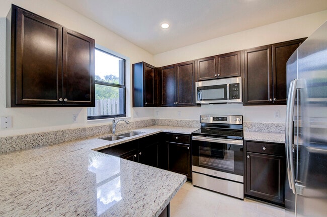 Building Photo - 6574 S Anise Ct