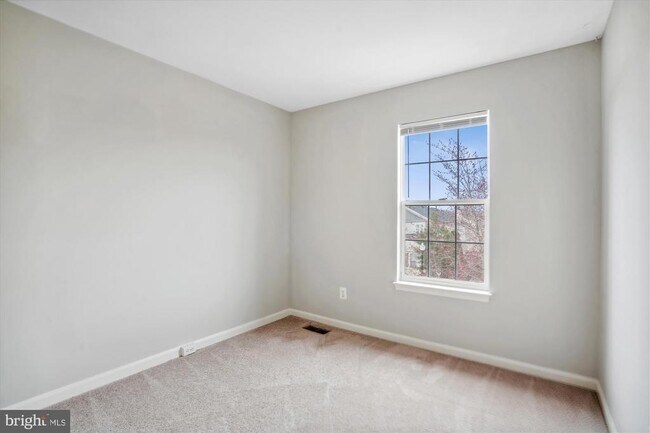 Building Photo - 25404 Upper Clubhouse Dr