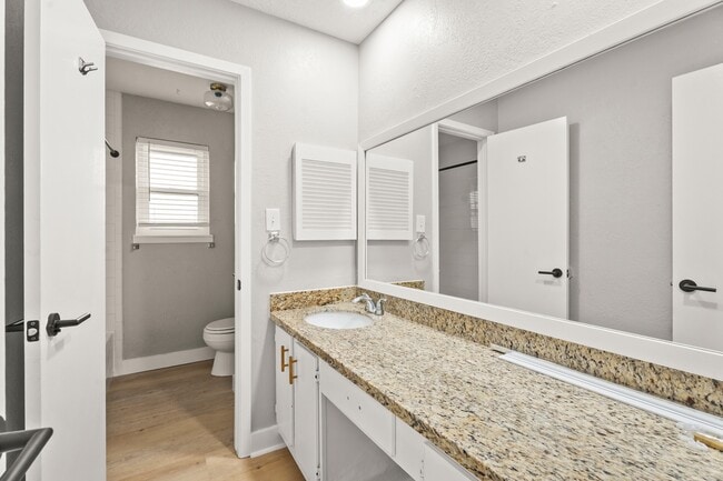 Building Photo - 602 W Castle Harbour Dr