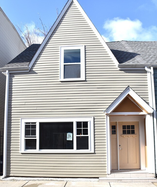 Building Photo - 313 Silver St