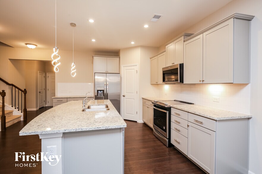 Building Photo - 6040 Wheeler Ridge Rd