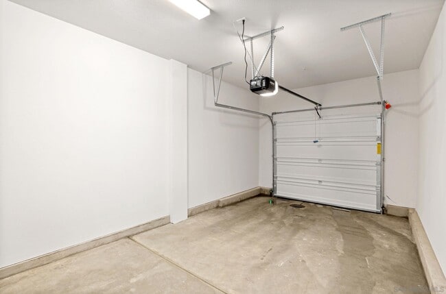 Building Photo - 1523 Wingwood Ln
