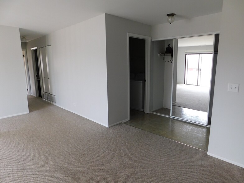 Building Photo - 573 Greystone Ln