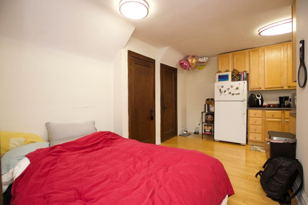 Building Photo - 733 Elm