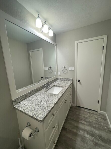 Building Photo - 3924 Waterford Way