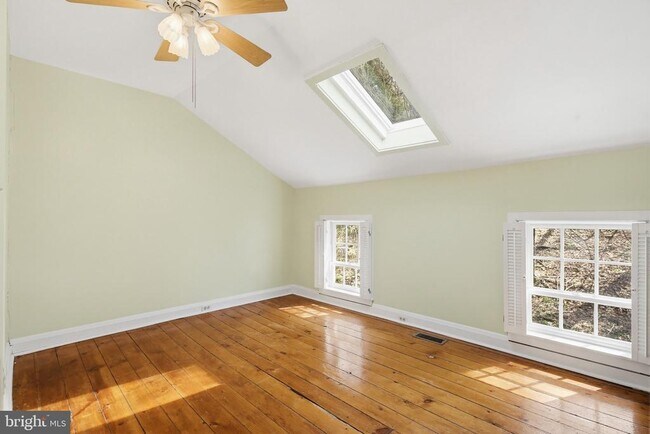 Building Photo - 947 Oella Ave