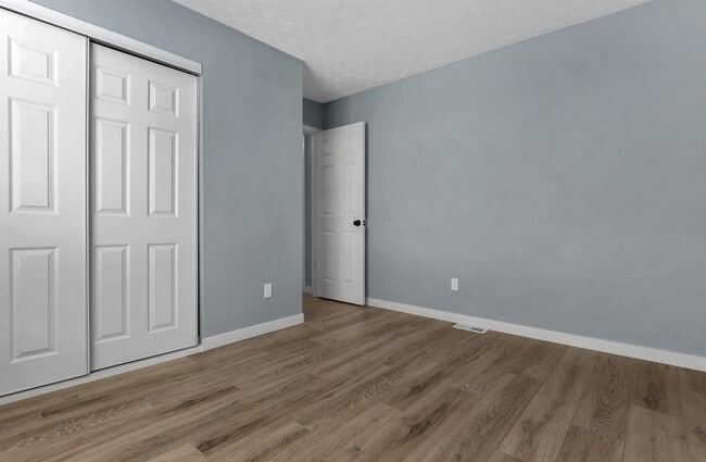 Guest Room - 4826 Lady Jane Ave