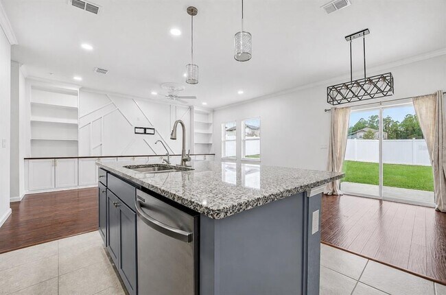 Building Photo - 2270 Hemingway Cir