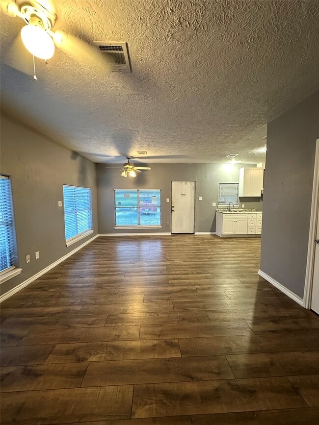 Building Photo - 8611 Findlay St