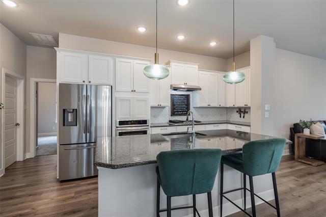 Building Photo - 1656 Deerpath Dr