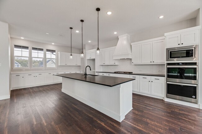 Building Photo - Lovely Custom Home in Beautiful Nevada!