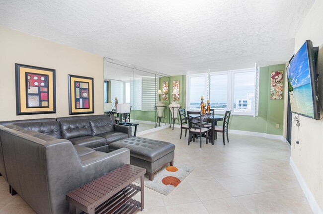 Building Photo - Stunning Oceanfront Furnished Condo in Des...