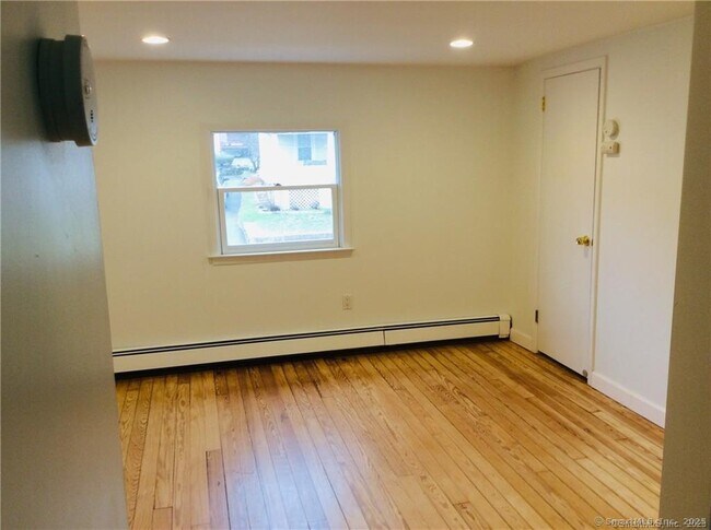 Building Photo - 47 Soundview Ave