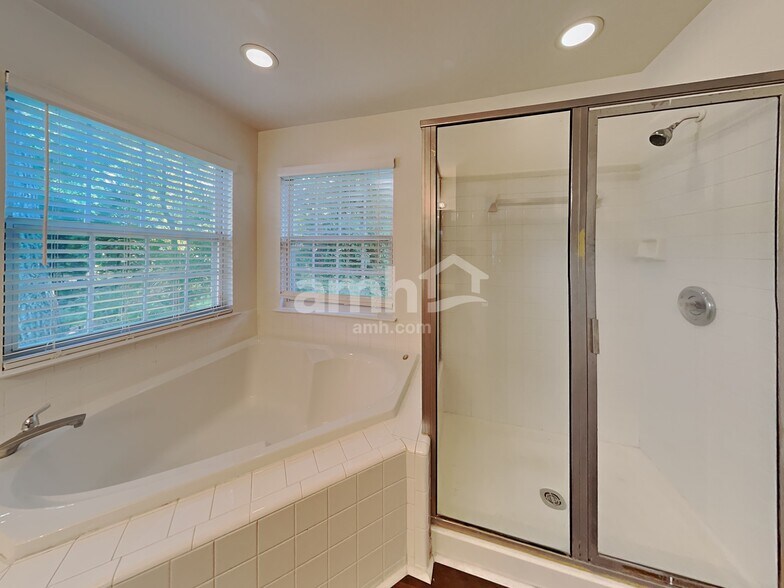 Building Photo - 219 Chandeleur Dr