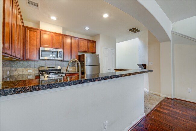 Building Photo - 8422 Sunset Loch Dr