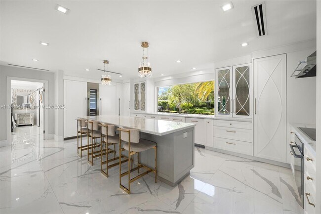 Building Photo - 6561 Marlin Dr