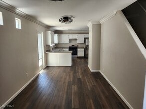 Building Photo - 5165 Paradise Skies Ave