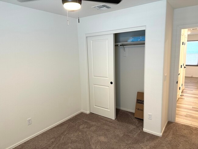 Building Photo - Fantastic 1 year NEW KB Home in Tierra La ...