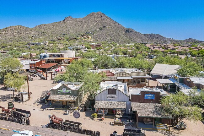 Building Photo - Downtown Cave Creek Patio Homes!