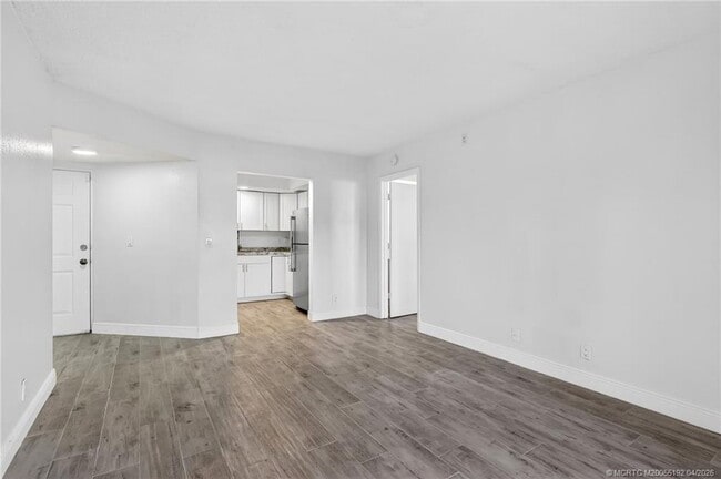 Building Photo - 1564 SE Royal Green Cir