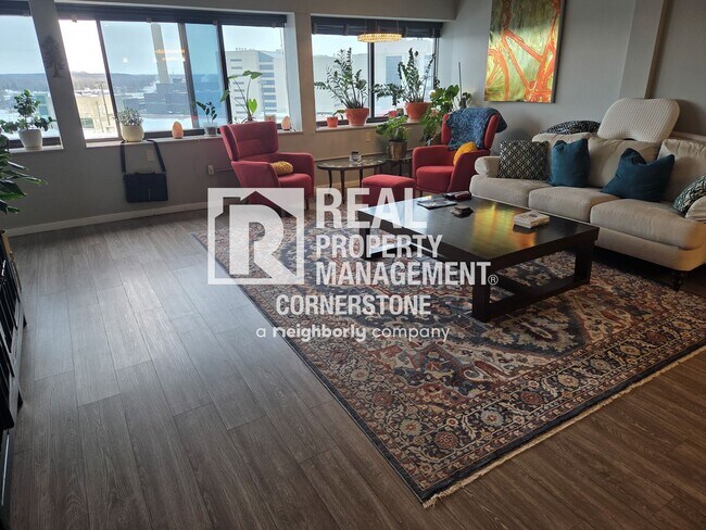 Building Photo - 125 S Kalamazoo Mall