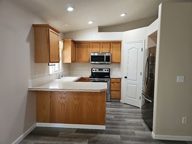 Building Photo - Cute Nampa home in one of  the most desirable neighborhoods. Fabulous location. 7159 E. Hampton.