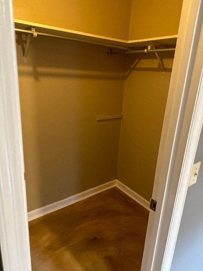 Building Photo - Great townhome in Brewster Estates!