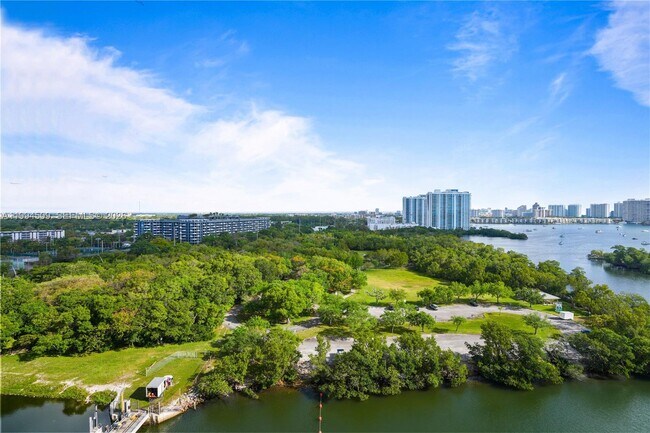 Building Photo - 16385 Biscayne Blvd