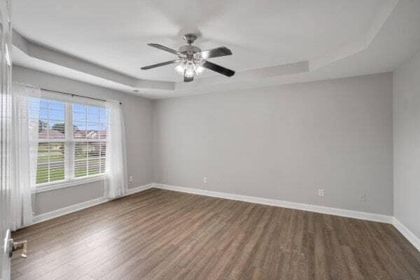 Building Photo - 302 12 Oaks Ln