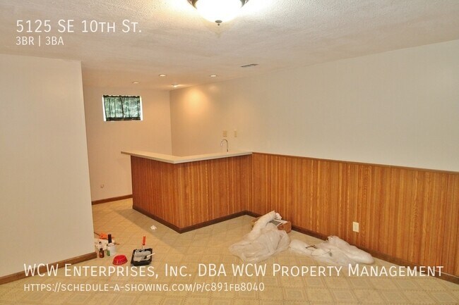 Building Photo - 5125 SE 10th St